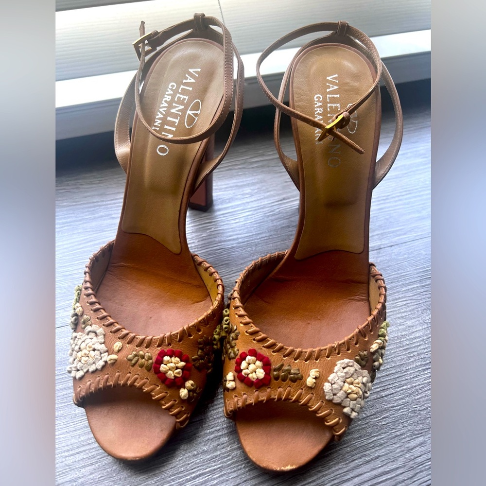 Valentino Garavani Tan Flower-Detail Leather Sandals, EU 40 – 4” Heel, Italy